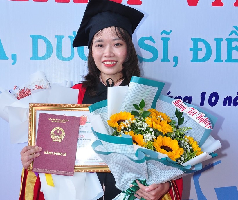 Phan Thị Kim Phượng - Nữ dược sĩ trẻ Quảng Bình từ chối cơ hội tốt để theo đuổi đam mê