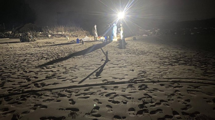 Phát hiện một thi thể dạt vào bờ biển Cồn Vành Thái Bình