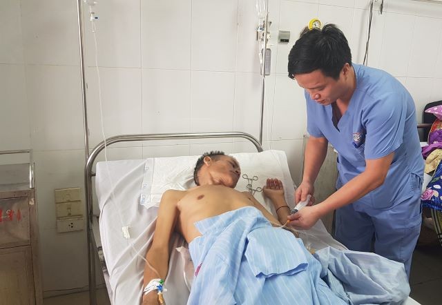 Cứu sống bệnh nhân người  Lào bị tràn dịch mủ màng phổi  (Ảnh BVCC).