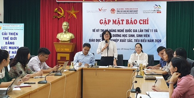 Phó Tổng cục trưởng Tổng cục Giáo dục nghề nghiệp Nguyễn Thị Việt Hương phát biểu tại buổi gặp mặt báo chí