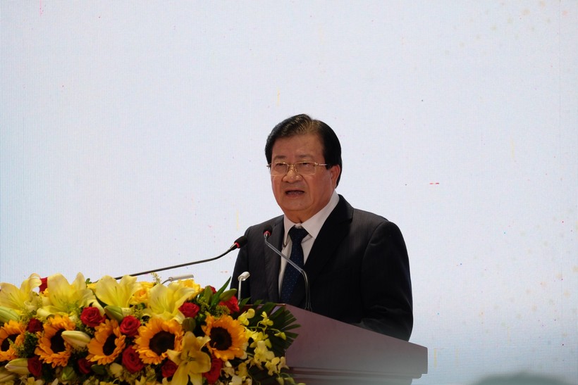 Phó Thủ tướng Trịnh Đình Dũng phát biểu tại buổi lễ. 