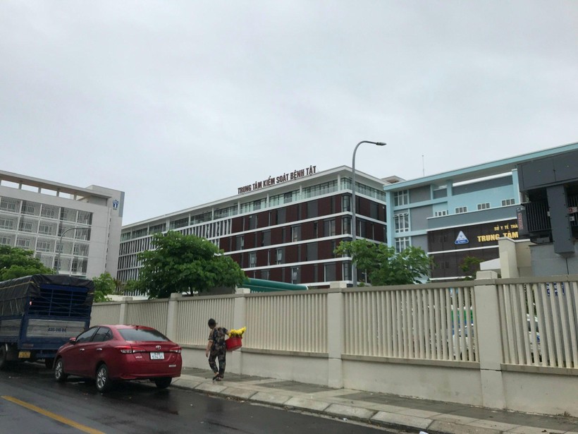Ban Thường vụ Thành ủy Đà Nẵng cũng kỷ luật Cảnh cáo đối với Đảng ủy bộ phận Trung tâm Kiểm soát Bệnh tật Đà Nẵng nhiệm kỳ 2020-2025. 