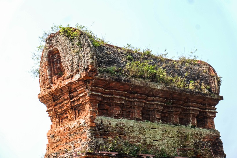 Tháp Bánh Ít đẹp cổ kính giữa lòng Bình Định - Ảnh 43.