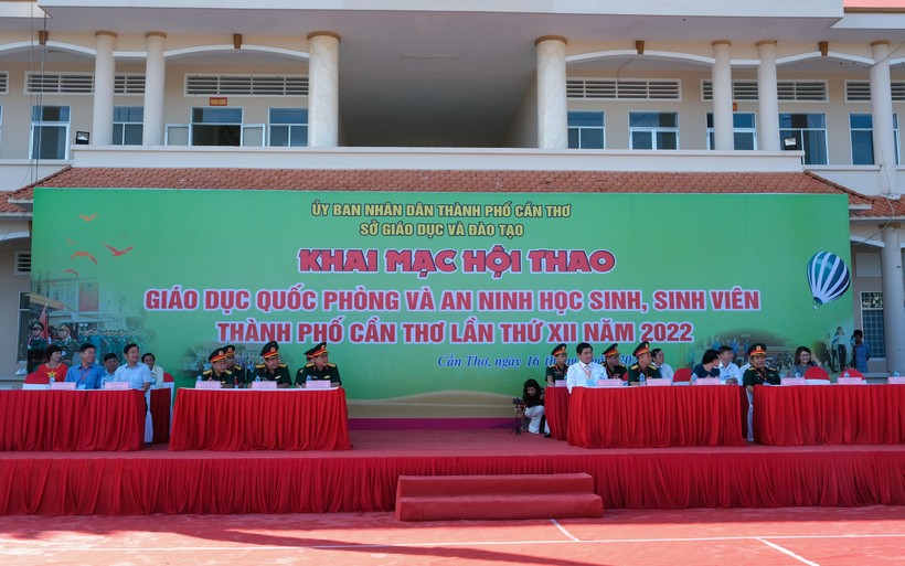 Sở GD&ĐT TP Cần Thơ tổ chức khai mạc Hội thao GDQP-AN học sinh, sinh viên thành phố Cần Thơ lần thứ XII năm 2022