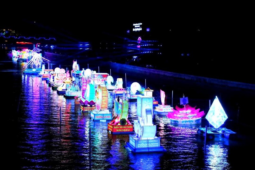 Ngày hội Du lịch - Đêm Hoa đăng Ninh Kiều năm 2020.
