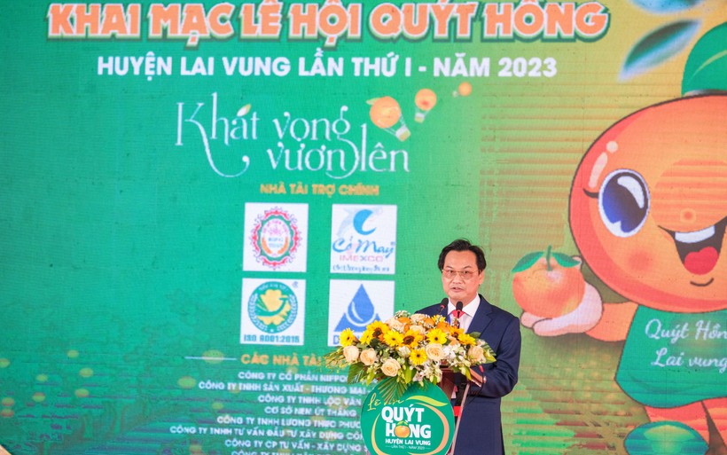 Ông Nguyễn Hữu Nghĩa - Chủ tịch UBND huyện Lai Vung phát biểu khai mạc. ảnh 2