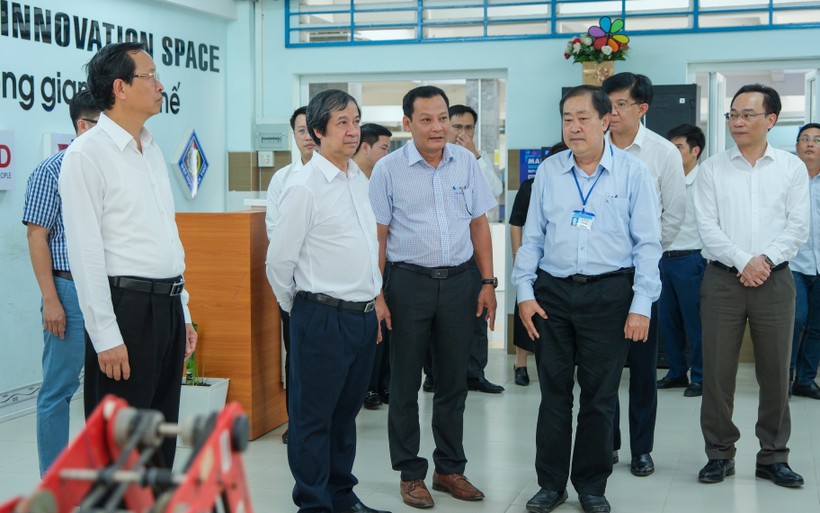  Bộ trưởng Nguyễn Kim Sơn thăm và làm việc với Trường ĐH Cần Thơ ảnh 4