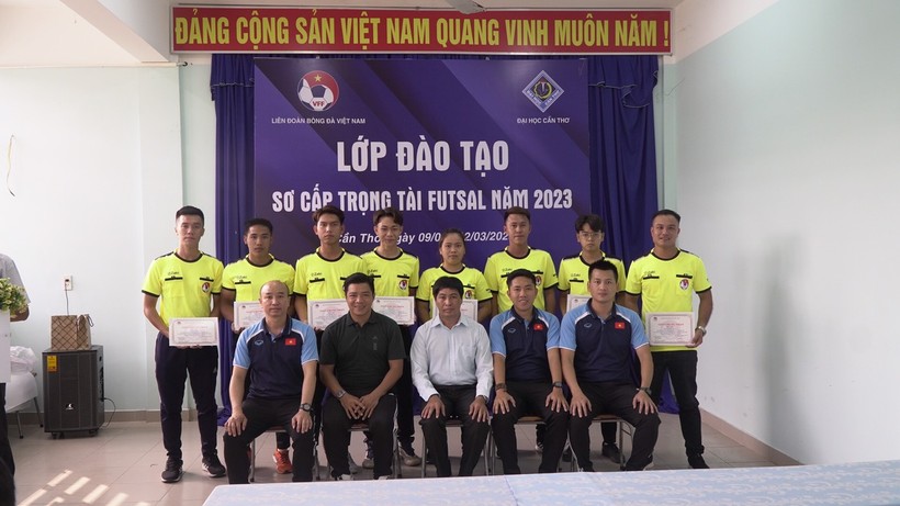 Liên đoàn Bóng đá Việt Nam cấp 60 chứng chỉ Sơ cấp trọng tài VFF.