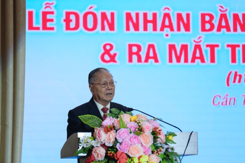 Trường ĐH Nam Cần Thơ đón nhận bằng khen của Thủ tướng Chính phủ ảnh 1