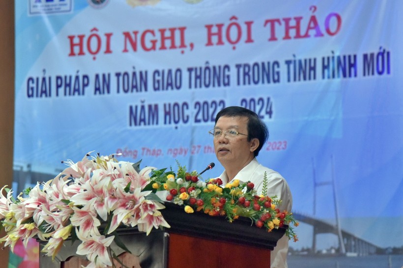 Ông Huỳnh Thanh Hùng – Phó Giám đốc sở GD&ĐT Đồng Tháp phát biểu khai mạc hội thảo
