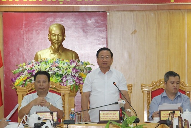 Bí thư Tỉnh ủy Lê Đình Sơn phát biểu tại cuộc họp.