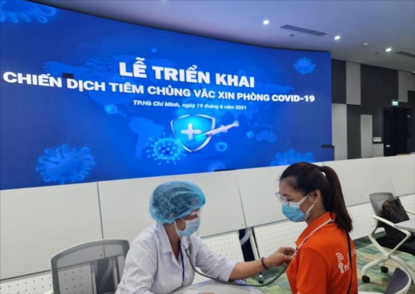 TP Hồ Chí Minh chính thức triển khai Chiến dịch tiêm chủng vắc xin phòng Covid-19 ngày 19/6. (Ảnh: Sở Y tế).

 