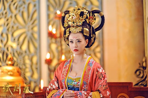 Dù đã chạm mốc 48 tuổi nhưng khi xuất hiện trong bộ phim cổ trang đình đám Võ Tắc Thiên, Châu Hải My vẫn khiến người hâm mộ ngỡ ngàng vì vẻ đẹp thanh tân, mơn mởn.