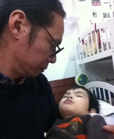 Trần Lực được phong là “ông bố mê con nhất Việt Nam” trên Facebook