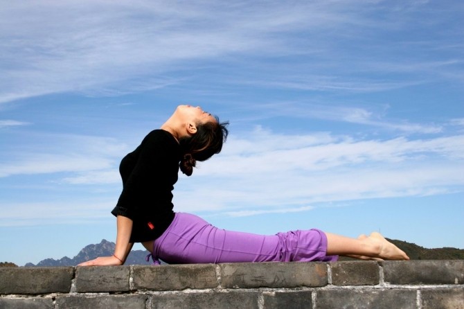 Theo các nhà chuyên môn, tập yoga sai cách có thể dẫn đến những tác hại khôn lường.