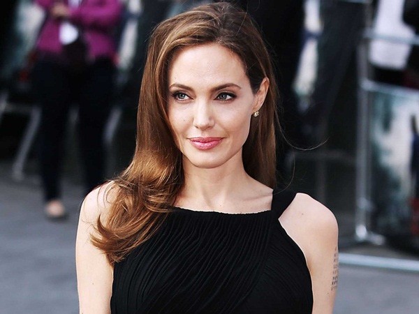 Angelina Jolie từng không muốn có con