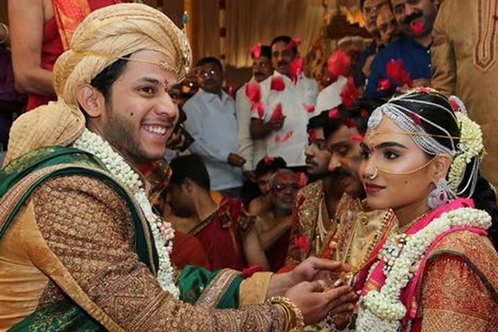 Đám cưới xa hoa ngút trời có giá 1.600 tỷ với thiệp mời dát vàng ở Ấn Độ