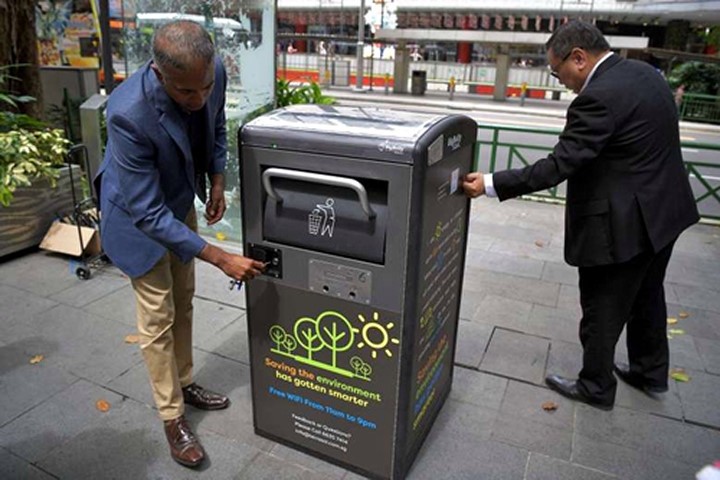Singapore ứng dụng thùng rác thông minh, phát wifi