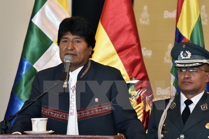 Tổng thống Bolivia trở lại làm việc sau khi cắt u dây thanh quản