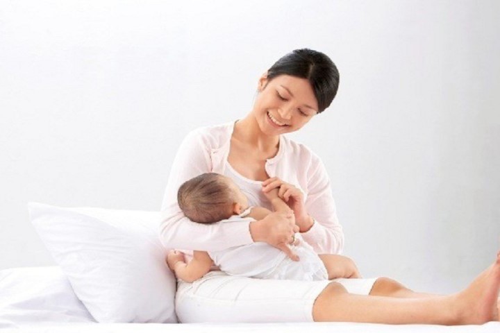 Cho trẻ bú mẹ sẽ giảm được nguy cơ các bệnh tai, mũi, họng