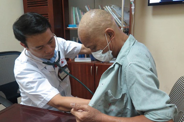 Chữa ung thư ở Việt Nam: Những phương pháp nào đáng tin cậy?