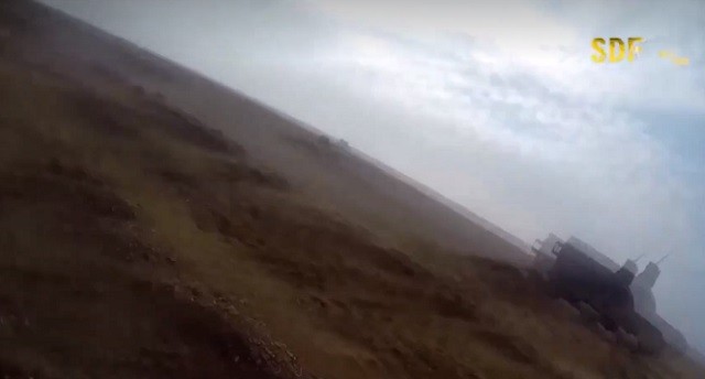 Video: IS ở Syria bỏ rơi chỉ huy để chạy thoát thân