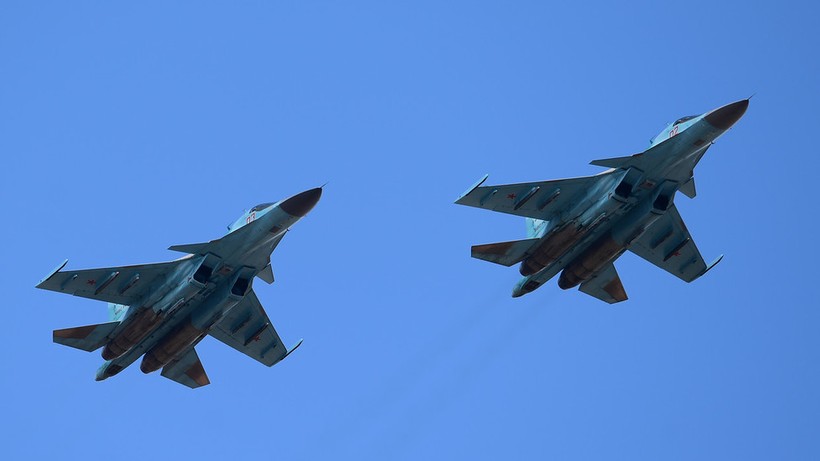 Hai chiến đấu cơ thả bom Su-34 của Nga