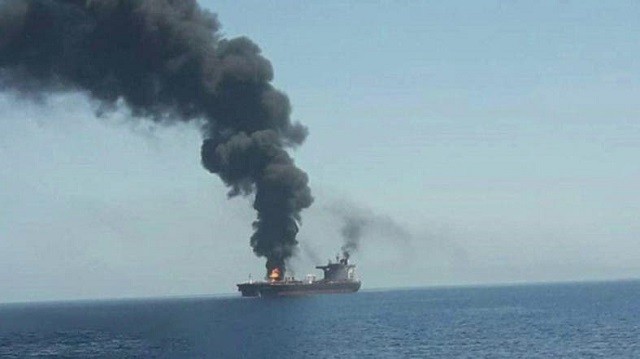 Hai vụ nổ lớn nhắm vào tàu chở dầu trên vịnh Oman