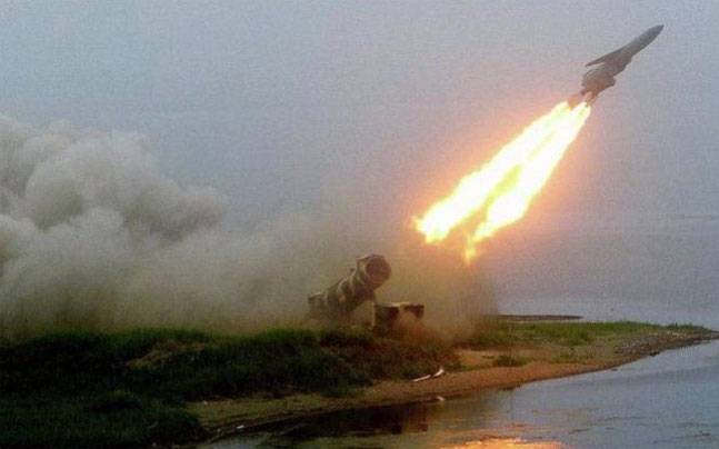 Tên lửa siêu thanh Zircon của Nga có thể đạt tốc độ tối đa 7400 km mỗi giờ.