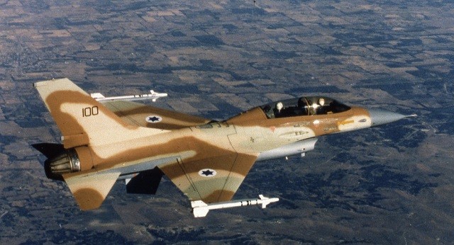 Nga: Israel tấn công Syria, suýt bắn rơi máy bay chở 172 hành khách