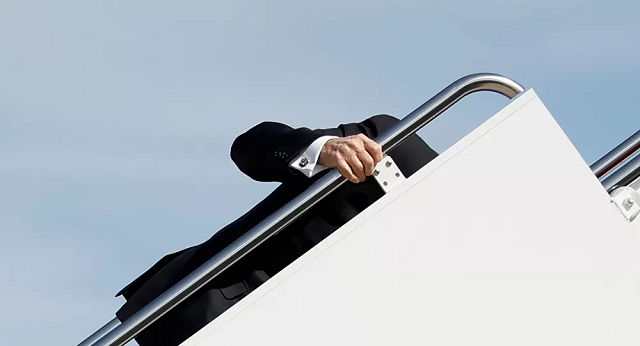Video những sự cố trên thang máy bay của các tổng thống Mỹ