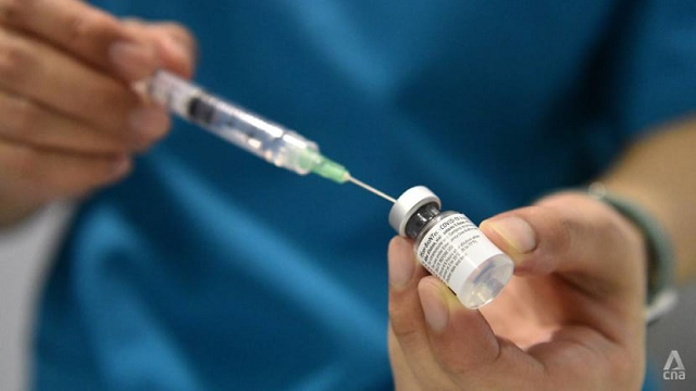 Singapore sẽ tiêm tăng cường vắc xin cho người từ 50 tuổi trở lên.