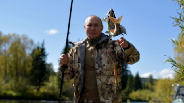 Tổng thống Putin câu cá ở Syria. 