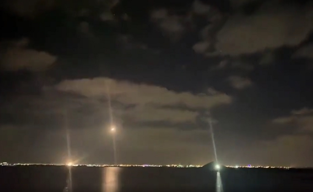 UAE đánh chặn tên lửa nhắm vào thủ đô.