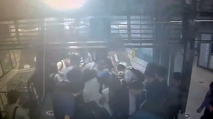 Video thang cuốn bất ngờ đổi hướng khiến 14 người bị thương 