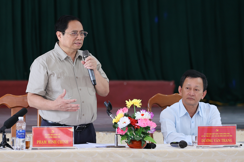 Thủ tướng thăm trường dân tộc nội trú tại huyện nghèo của Kon Tum ảnh 3