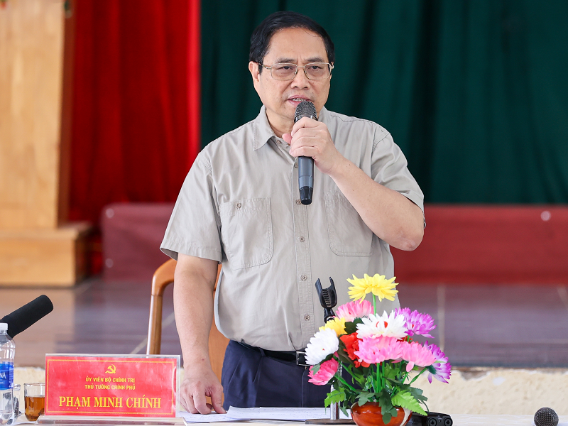 Thủ tướng thăm trường dân tộc nội trú tại huyện nghèo của Kon Tum ảnh 4