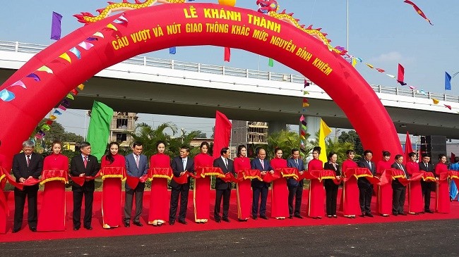 Thủ tướng Nguyễn Xuân Phúc dự lễ khánh thành công trình cầu vượt Nguyễn Bỉnh Khiêm