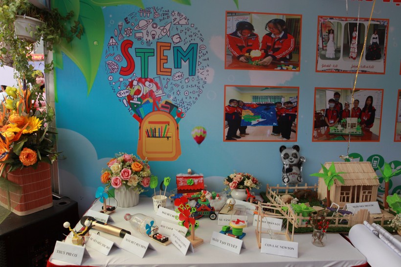 Học sinh Hà Nội mạnh dạn sáng tạo trong Ngày hội STEM ảnh 4