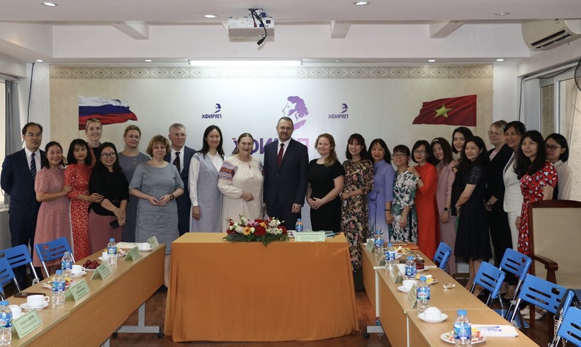 Phó Thủ tướng Nga thăm Phân viện Puskin tại Hà Nội ảnh 4