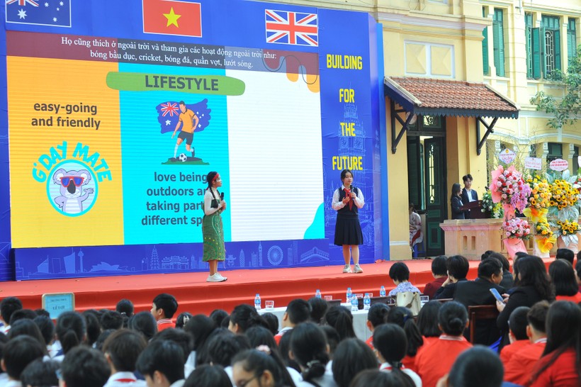 Học sinh Hoàn Kiếm thể hiện năng lực ngoại ngữ tại Festival Tiếng Anh ảnh 6