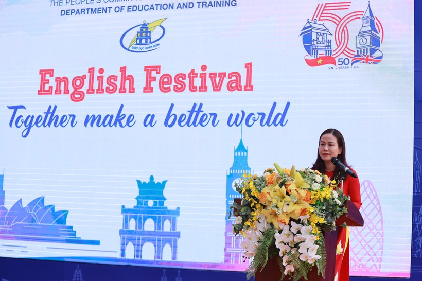 Học sinh Hoàn Kiếm thể hiện năng lực ngoại ngữ tại Festival Tiếng Anh ảnh 2