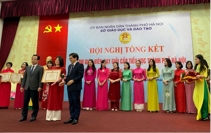 Giáo dục Tiểu học quận Hoàn Kiếm đoạt giải Nhất tại hội thi giáo viên dạy giỏi ảnh 6