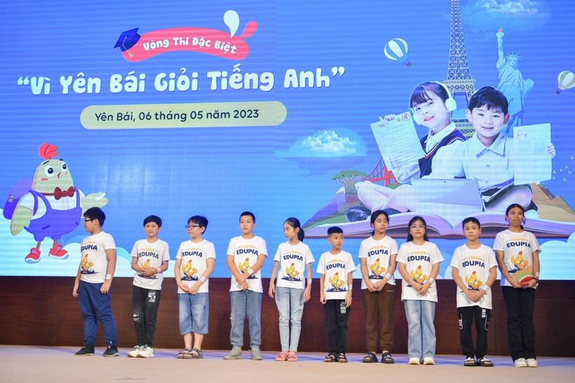 Gần 8.000 học sinh Tiểu học tham dự 'Vì Yên Bái giỏi tiếng Anh' ảnh 10