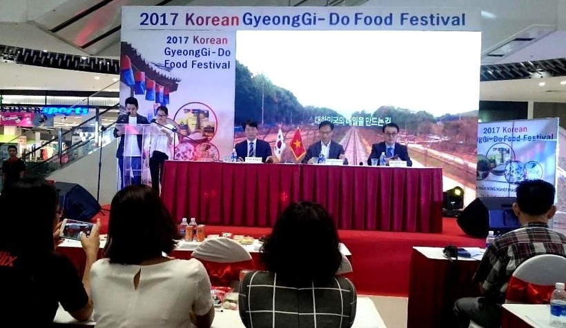 Đại diện tỉnh Gyeonggi-do giới thiệu về các sản phẩm nông nghiệp chất lượng cao