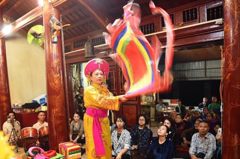  Nét đẹp văn hóa Tín ngưỡng thực hành nghi thức thờ Mẫu Tam phủ.