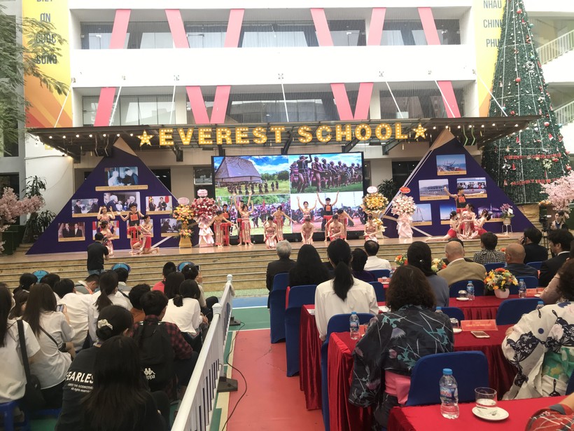 Tưng bừng Lễ hội Hoa Anh đào Nhật Bản tại Hệ thống giáo dục Everest Hà Nội.