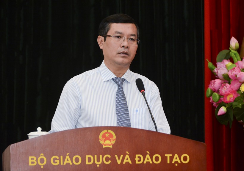 Thứ trưởng Bộ GD&amp;ĐT Nguyễn Văn Phúc phát biểu tại Hội thảo.