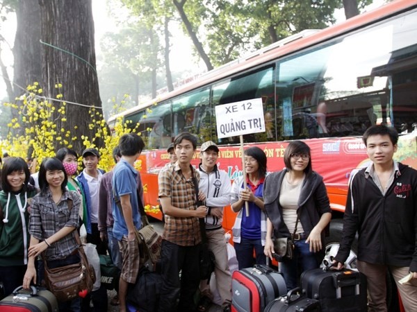 Vé xe Tết miễn phí: Ấm lòng lữ khách nghèo đường xa 