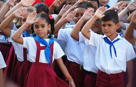 Học sinh Cuba
